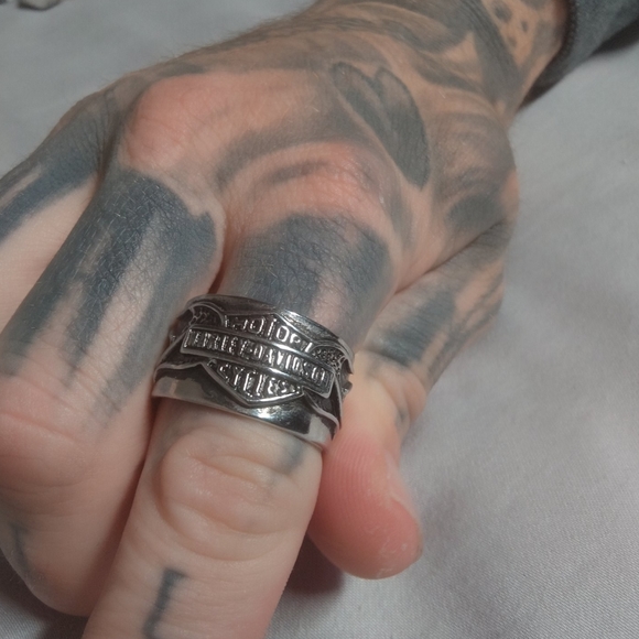 Ring - Picture 2 of 2